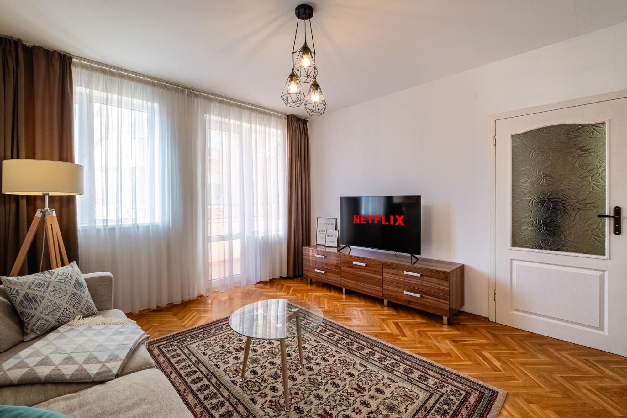 Seaside Serenity Charming Apartment By Sea Garden Varna Exterior foto